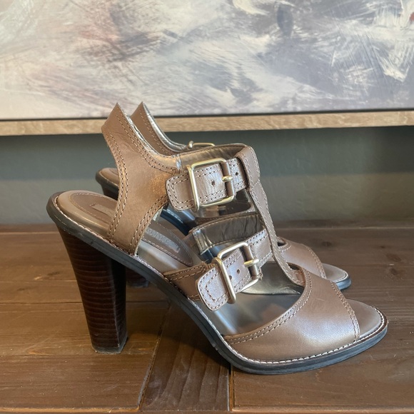 Banana Republic Heels - Picture 1 of 9